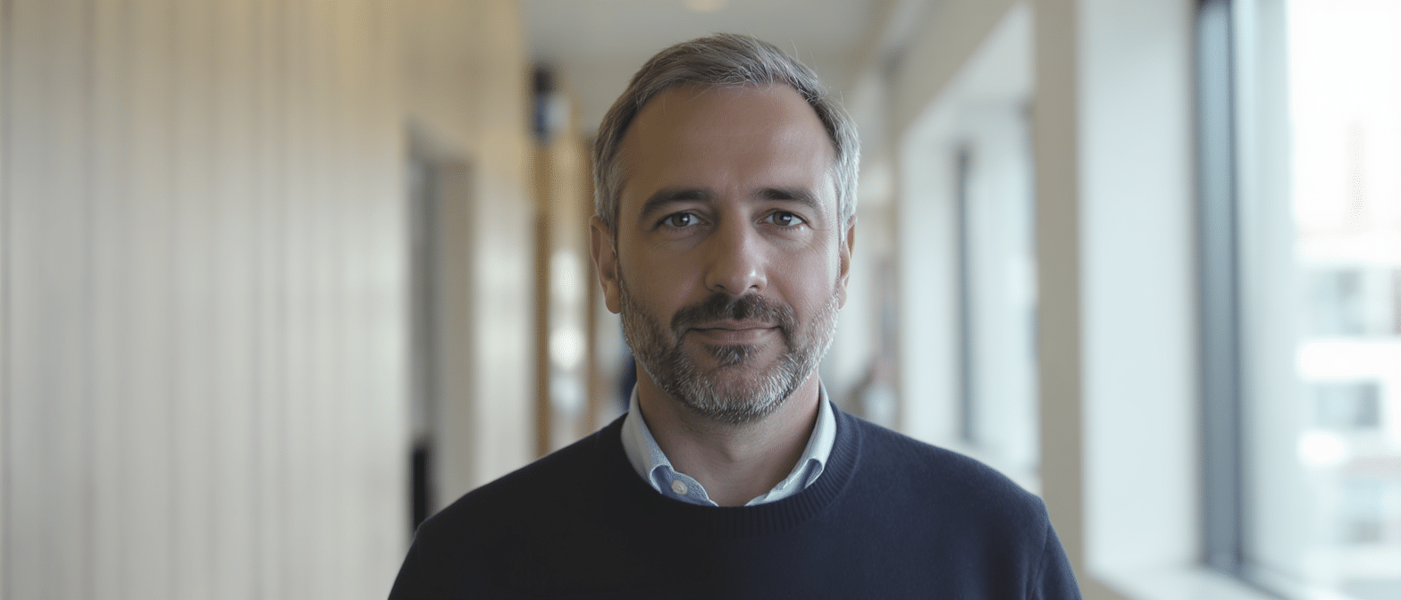 Yann Algan, économiste : « Au sein de l’entreprise, le salarié électeur du RN ressent l’isolement et une méfiance accrue envers ses collègues »