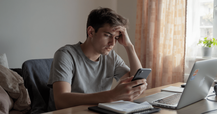 découvrez les témoignages authentiques de la génération z sur reddit, qui partagent leurs frustrations et expériences dans le monde du travail. une plongée sincère dans les défis professionnels de la jeune génération.