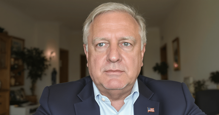 laurent pietraszewski, ancien secrétaire d’état aux retraites, appelle à un débat ouvert et sincère sur l’équilibre entre générations pour trouver des solutions justes et durables.